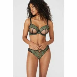 Gorgeous Dd Leaf Embroidery Plunge Bra For Female